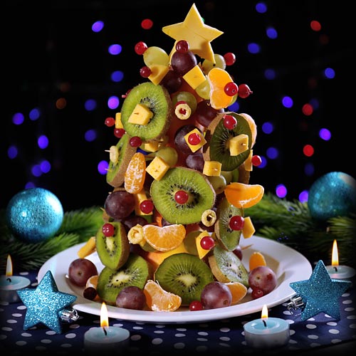 novogodniy-stol-fruktovaya-elka.jpg