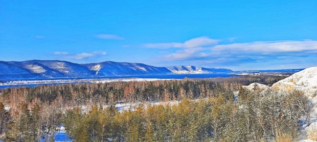 панорама на Самарскую луку Жигелевские горы.jpg