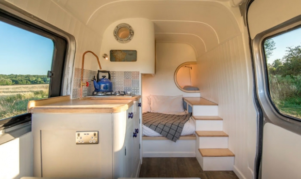 2012-Mercedes-Benz-Sprinter-Interior-102.jpg