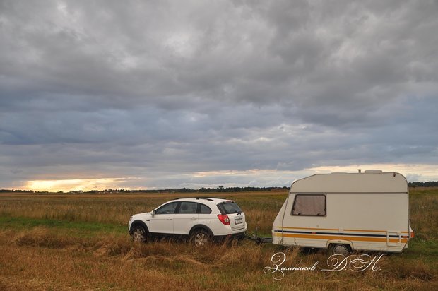 DSC_0439  Ночёвка  в  поле  под  Мельно (Польша)  с  авт.jpg